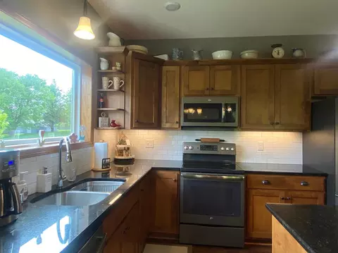Kitchen - 631 Nelson Dr, Wanamingo, MN 55983 photo 6 of 7