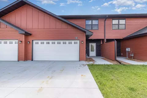 811 Viburnum St, Belle Plaine, MN 56011