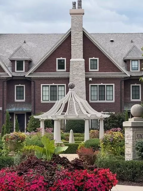 5200 France Ave S #2, Edina, MN 55410