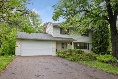 5951 Fairwood Dr, Minnetonka, MN 55345
