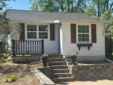 150 Locust St, Mahtomedi, MN 55115