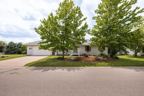 1215 N Oak St, Lake City, MN 55041