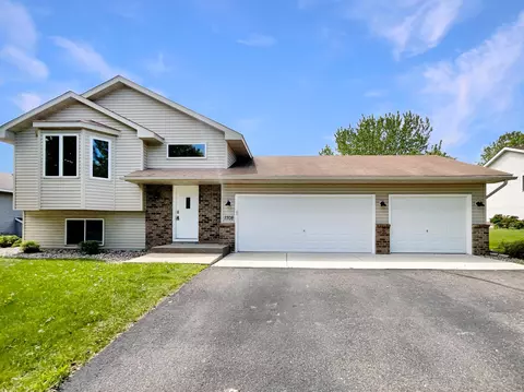 1708 Fountain Ln, Waconia, MN 55387