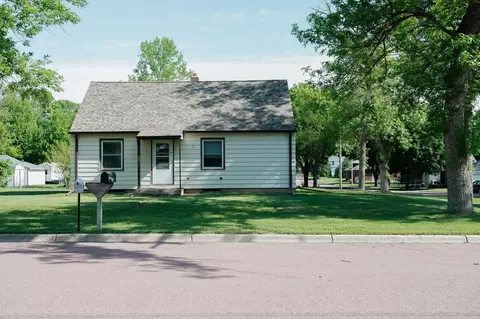 71 Birch St E, Trimont, MN 56176 photo 3