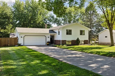 5593 Obrien Ave N, Stillwater, MN 55082