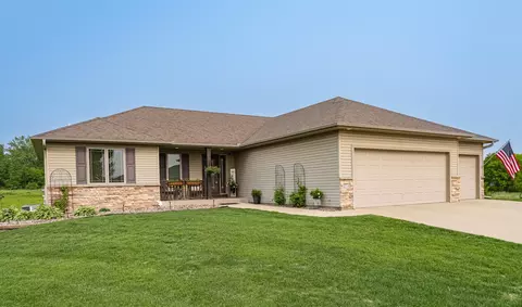 3716 Blakesley Ln NW, Rochester, MN 55901