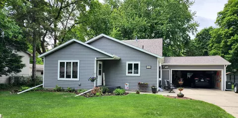 800 17th St SW, Willmar, MN 56201 photo 2