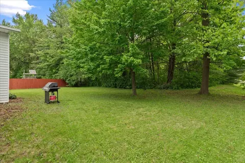 Exterior - 750 6th Ave, Baldwin, WI 54002 photo 2 of 3