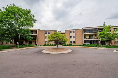 11160 Anderson Lakes Pkwy #315, Eden Prairie, MN 55344