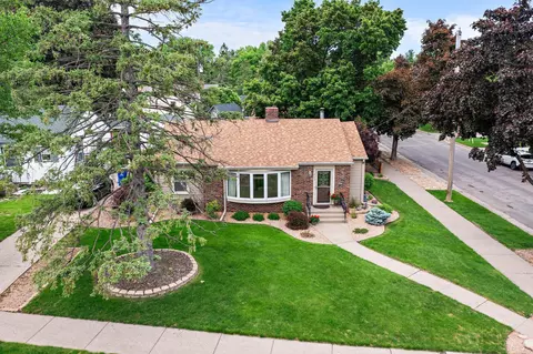 743 Cottage Ave W, Saint Paul, MN 55117