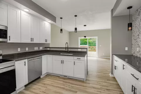 7658 Silver Lake Rd, Mounds View, MN 55112