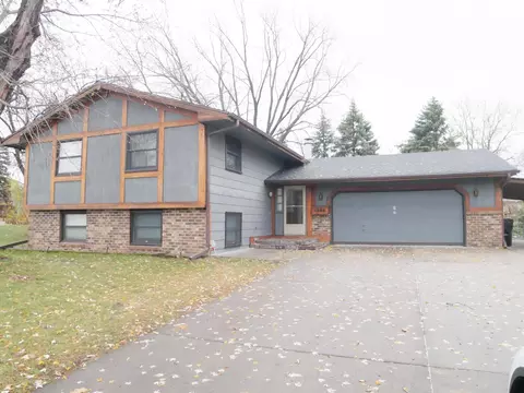 1996 Kingston Ave E, Maplewood, MN 55109