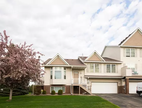 20728 Hampshire Cir, Lakeville, MN 55044