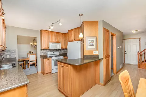 Kitchen - 4337 Braddock Trl, Eagan, MN 55123 photo 3 of 3