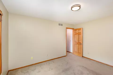 Bedroom - 4337 Braddock Trl, Eagan, MN 55123 photo 4 of 5