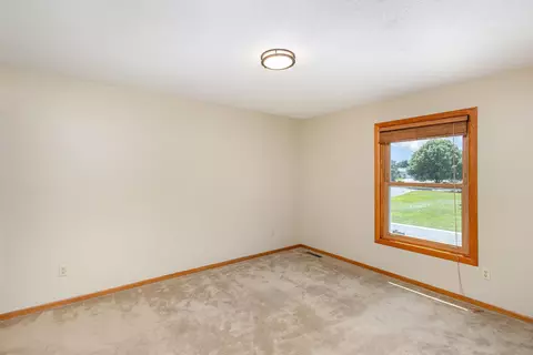 Bedroom - 4337 Braddock Trl, Eagan, MN 55123 photo 3 of 5
