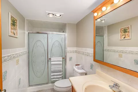 Bath - 4337 Braddock Trl, Eagan, MN 55123 photo 3 of 3