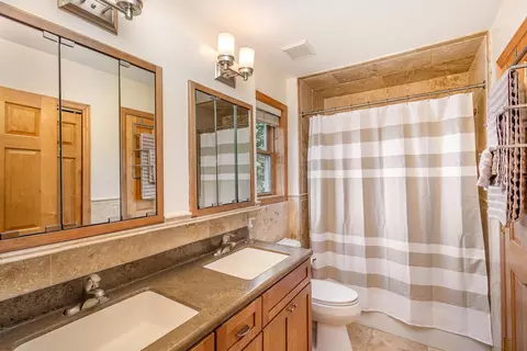 Bath - 4337 Braddock Trl, Eagan, MN 55123 photo 2 of 3