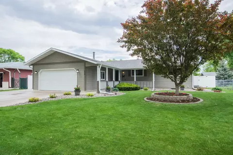 229 30th Ave N, Fargo, ND 58102