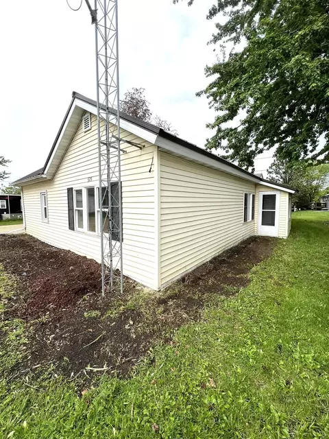 Exterior - 325 N Wabasha, Plainview, MN 55964 photo 2 of 2