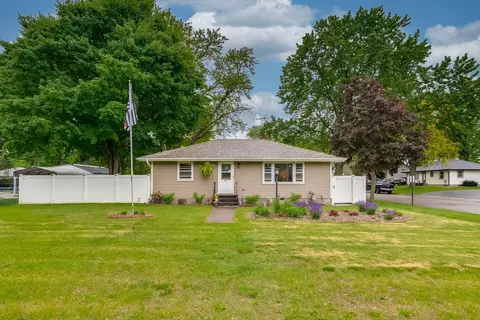 812 17th St, Newport, MN 55055