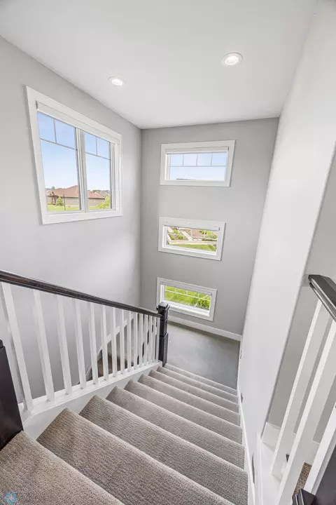 Entry Way - 787 Riverbend Rd, Oxbow, ND 58047 photo 3 of 6