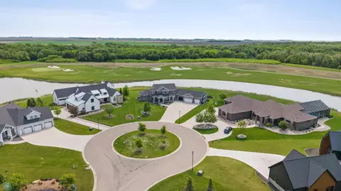View/Area - 787 Riverbend Rd, Oxbow, ND 58047 photo 2 of 8