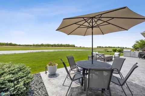 Exterior - 787 Riverbend Rd, Oxbow, ND 58047 photo 4 of 13