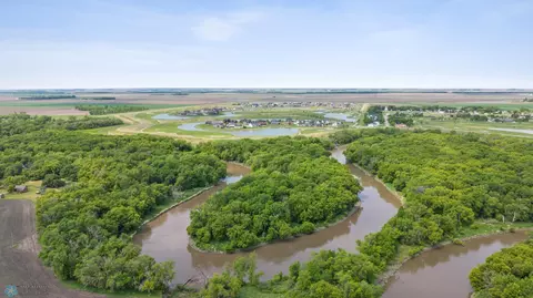 View/Area - 787 Riverbend Rd, Oxbow, ND 58047 photo 7 of 8
