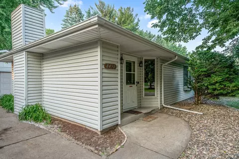 8452 85th St S, Cottage Grove, MN 55016
