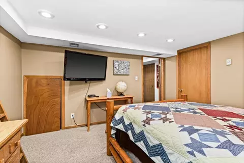 Bedroom - 4031 Regent St, Duluth, MN 55804 photo 9 of 9