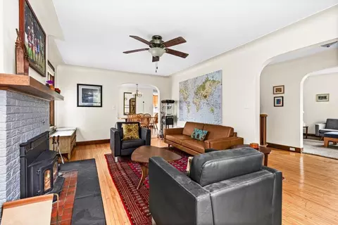 Living - 4031 Regent St, Duluth, MN 55804 photo 2 of 7