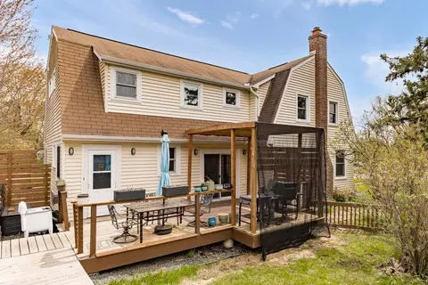 Exterior - 4031 Regent St, Duluth, MN 55804 photo 8 of 10