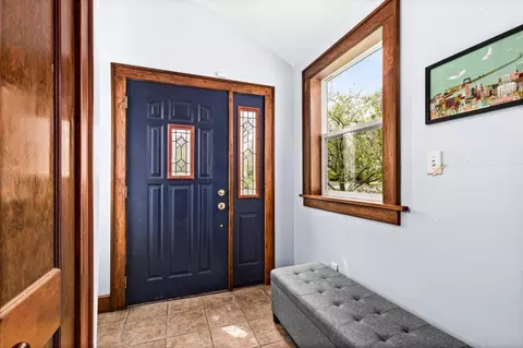 Entry Way - 4031 Regent St, Duluth, MN 55804 photo 1 of 4