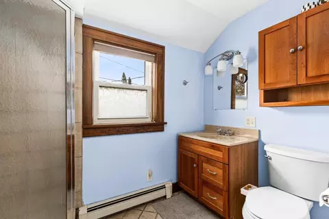 Bath - 4031 Regent St, Duluth, MN 55804 photo 2 of 4