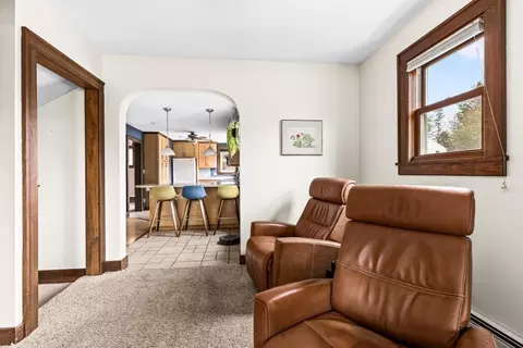Entry Way - 4031 Regent St, Duluth, MN 55804 photo 3 of 4