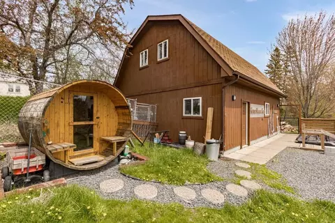 Exterior - 4031 Regent St, Duluth, MN 55804 photo 3 of 10