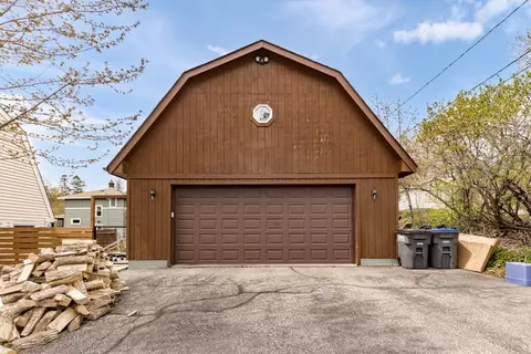 Exterior - 4031 Regent St, Duluth, MN 55804 photo 6 of 10