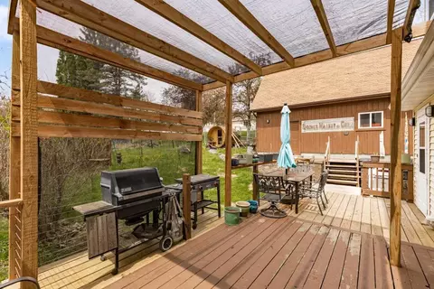Exterior - 4031 Regent St, Duluth, MN 55804 photo 7 of 10