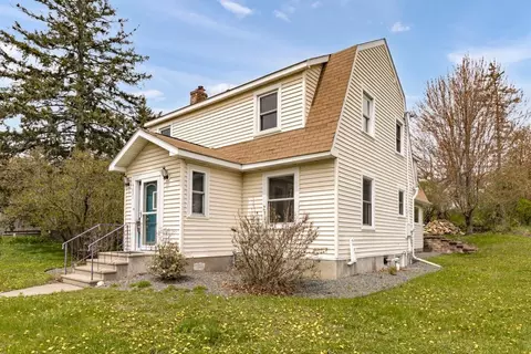Exterior - 4031 Regent St, Duluth, MN 55804 photo 5 of 10