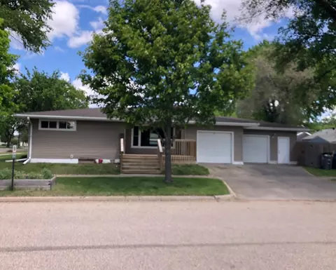 1304 13th Ave N, Moorhead, MN 56560