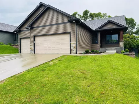 1269 Turnberry Dr SE, Rochester, MN 55904