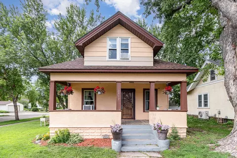 2852 36th Ave S, Minneapolis, MN 55406