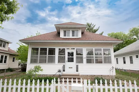 418 E Howard St, Winona, MN 55987