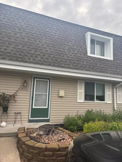 411 Dorland Pl S, Maplewood, MN 55119