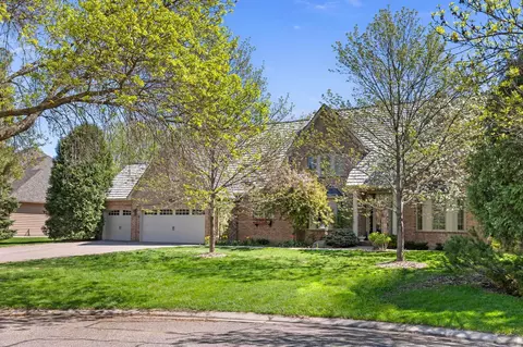 690 Olive Ln N, Plymouth, MN 55447