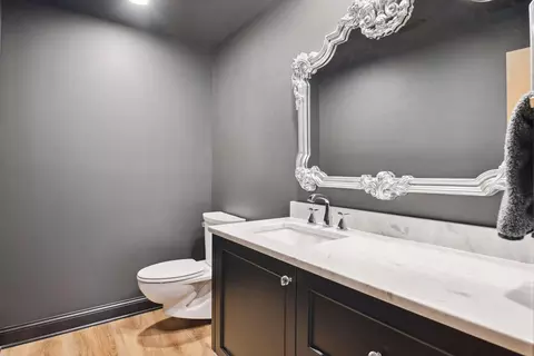 Bath - 1150 Wyndmere Rd, Wayzata, MN 55391 photo 13 of 13