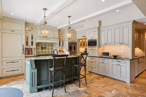 Kitchen - 1150 Wyndmere Rd, Wayzata, MN 55391 photo 1 of 9