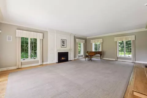 Living - 1150 Wyndmere Rd, Wayzata, MN 55391 photo 2 of 5
