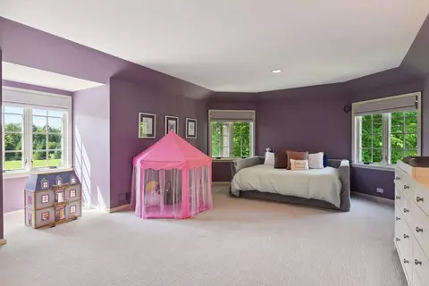 Bedroom - 1150 Wyndmere Rd, Wayzata, MN 55391 photo 4 of 10